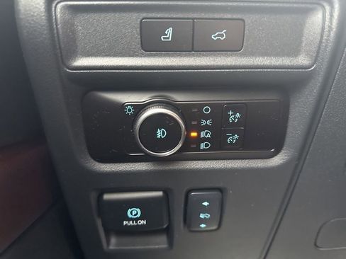 Used 2023 Ford Expedition Limited image 26