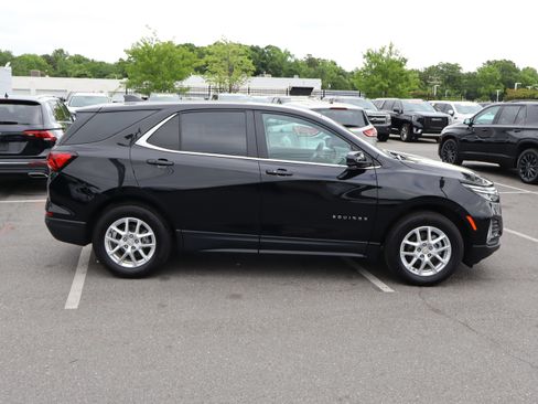 Used 2024 Chevrolet Equinox LT w/ LPO, Floor Liner Package FWD image 11