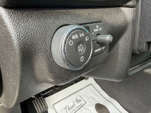 Used 2016 Chevrolet Traverse LT w/ Style and Technology Package image 24