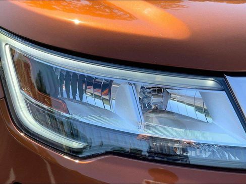 Used 2017 Ford Explorer Platinum AWD/4WD image 29