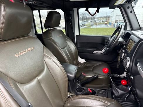 Used 2016 Jeep Wrangler Unlimited Sahara w/ Dual Top Group image 14