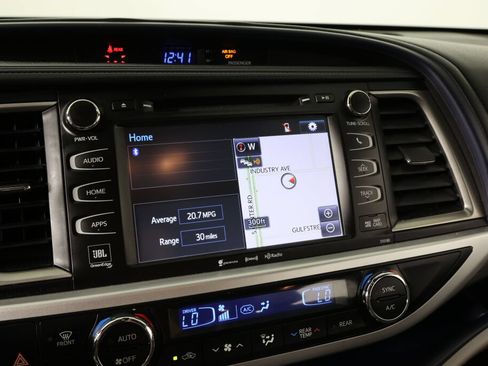 Used 2018 Toyota Highlander Limited AWD/4WD image 36