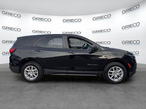 Used 2022 Chevrolet Equinox LS w/ LS Convenience Package FWD image 8