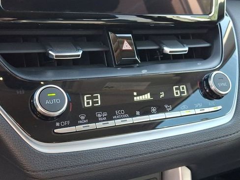 Certified 2024 Toyota Corolla Cross XLE FWD image 19