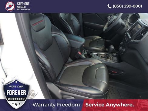 Used 2022 Jeep Cherokee Trailhawk w/ Sound & Nav Group AWD/4WD image 36