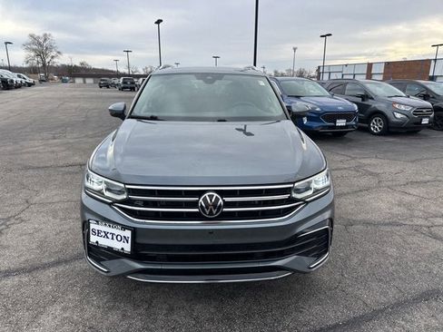 Used 2022 Volkswagen Tiguan SEL R-Line image 2