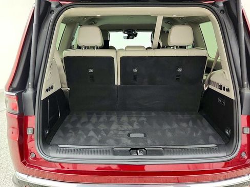 Used 2023 Jeep Wagoneer Series II w/ Rear Seat Video Group 1 AWD/4WD image 22