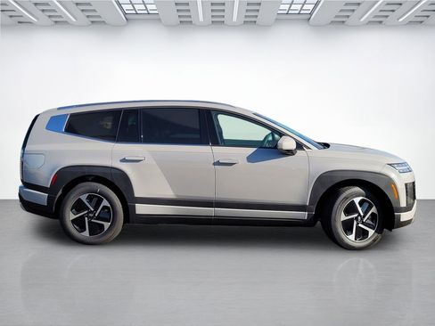 New 2026 Hyundai Ioniq 9 SE image 4