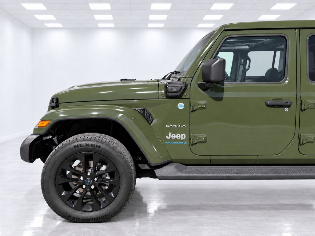 Used 2024 Jeep Wrangler Unlimited Sahara w/ Safety Group AWD/4WD image 9