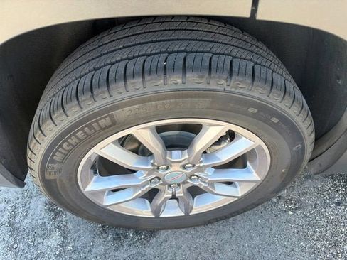 Used 2022 GMC Terrain SLT w/ Infotainment Package II FWD image 12
