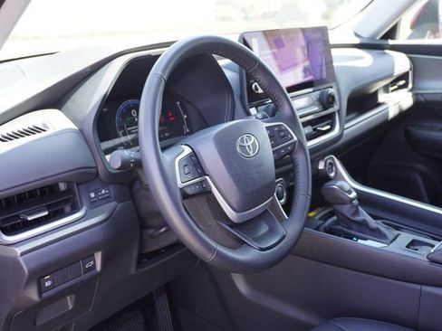 Used 2025 Toyota Grand Highlander FWD image 21