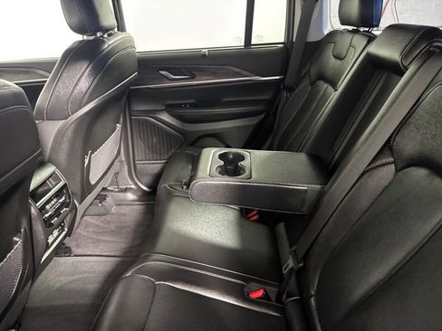 Certified 2023 Jeep Grand Cherokee Limited w/ Luxury Tech Group II image 22