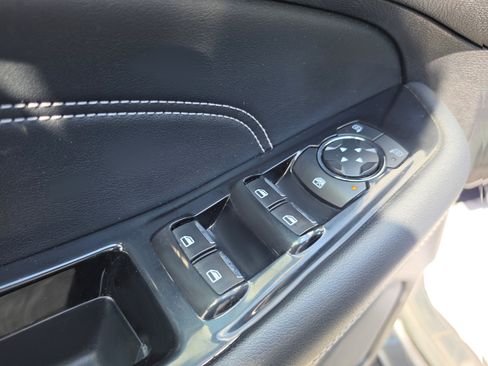 Used 2019 Ford Edge Titanium w/ Cold Weather Package AWD/4WD image 17