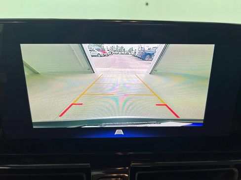 Used 2025 Chevrolet TrailBlazer LT AWD/4WD image 14