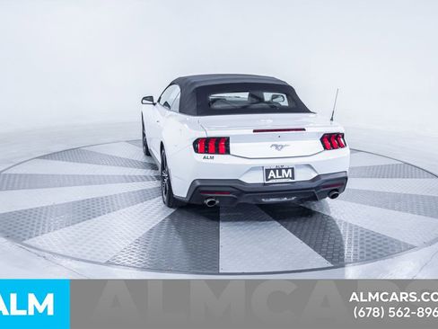 Used 2025 Ford Mustang Premium RWD image 17