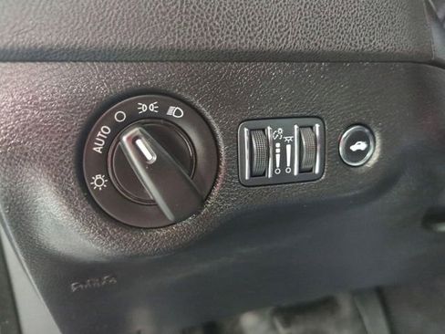 Used 2022 Dodge Charger SXT RWD image 17