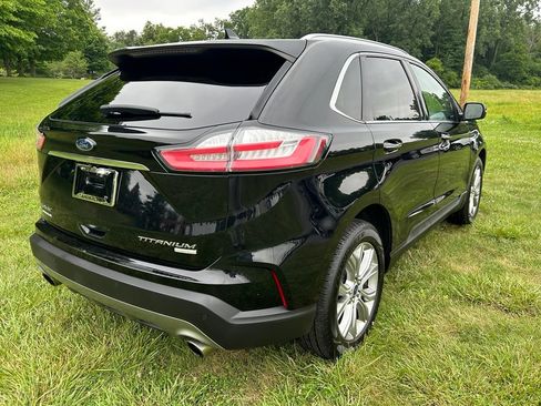 Used 2019 Ford Edge Titanium w/ Cold Weather Package AWD/4WD image 3