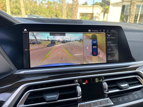 Used 2021 BMW X7 xDrive40i w/ Premium Package 2 image 26