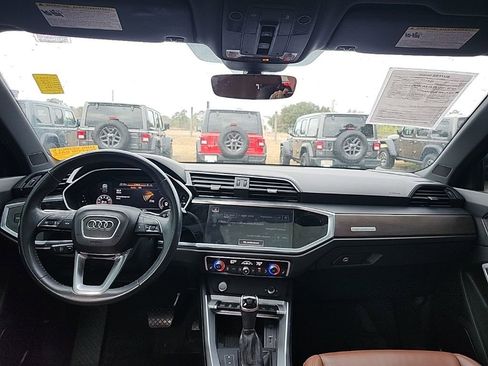 Used 2020 Audi Q3 2.0T Prestige w/ Prestige Package image 3