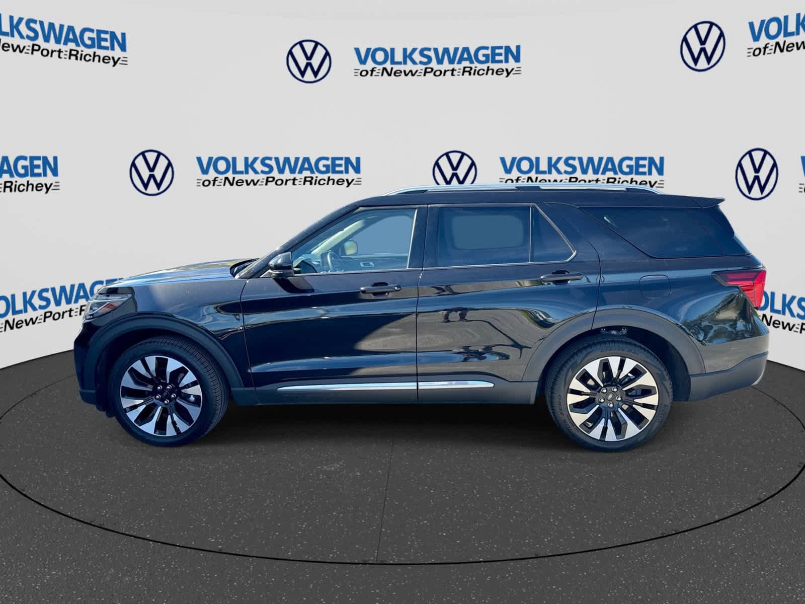 Used 2025 Ford Explorer Platinum w/ LUX Leather Package AWD/4WD image 11