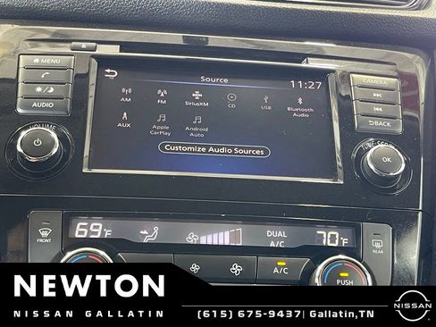 Used 2018 Nissan Rogue SV FWD image 9