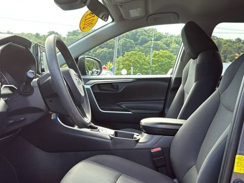 Certified 2019 Toyota RAV4 LE AWD/4WD image 10