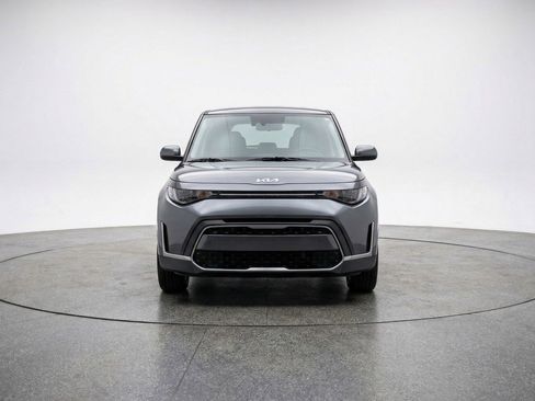 Used 2025 Kia Soul LX w/ LX Technology Package image 2