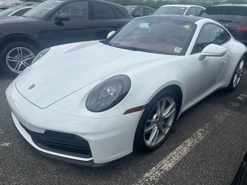 Certified 2025 Porsche 911 Carrera RWD image 4