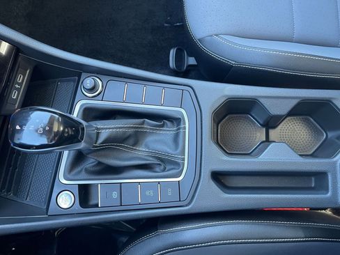 Used 2025 Volkswagen Jetta SE image 36