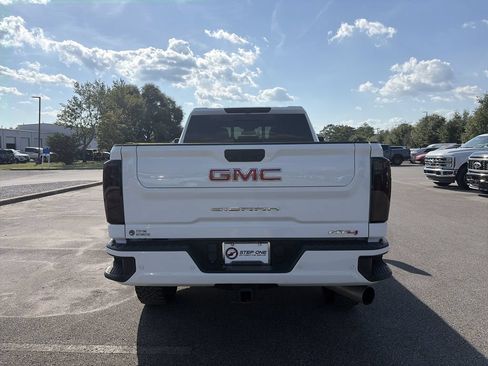 Used 2024 GMC Sierra 3500 AT4 w/ AT4 Preferred Package AWD/4WD image 6