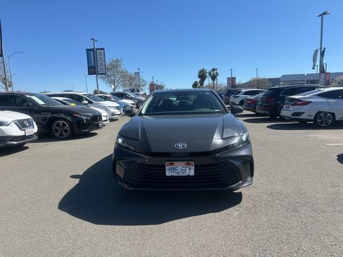 Used 2025 Toyota Camry LE image 1