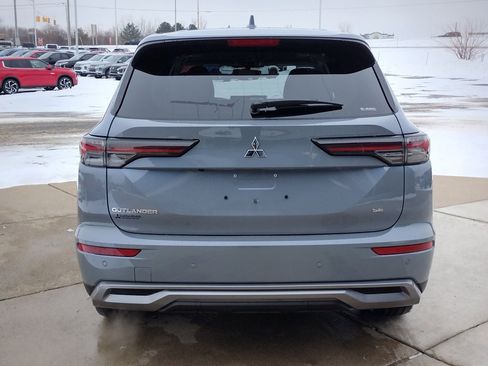 New 2026 Mitsubishi Outlander SE image 17