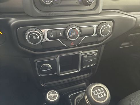 Used 2020 Jeep Gladiator Sport w/ Trailer Tow Package AWD/4WD image 25