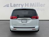 Certified 2017 Chrysler Pacifica LX image 4