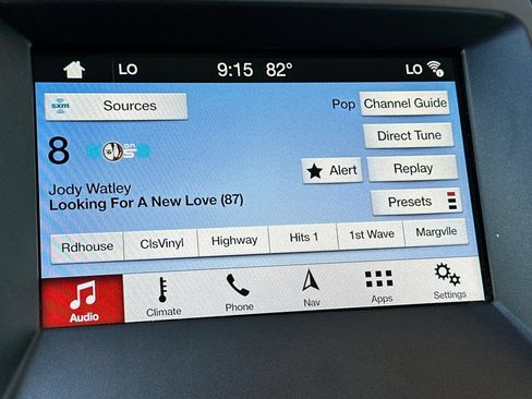 Used 2018 Ford Edge Titanium w/ Equipment Group 301A FWD image 19