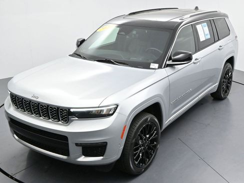 Used 2023 Jeep Grand Cherokee L Summit AWD/4WD image 37