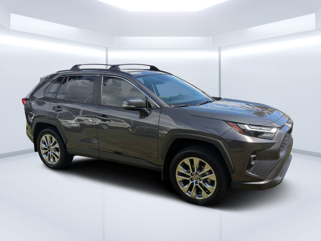 Used 2025 Toyota RAV4 XLE Premium FWD image 1