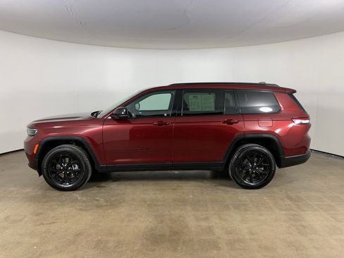 Used 2024 Jeep Grand Cherokee L Altitude image 16