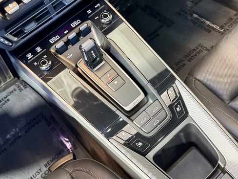 Used 2022 Porsche 911 Carrera image 18