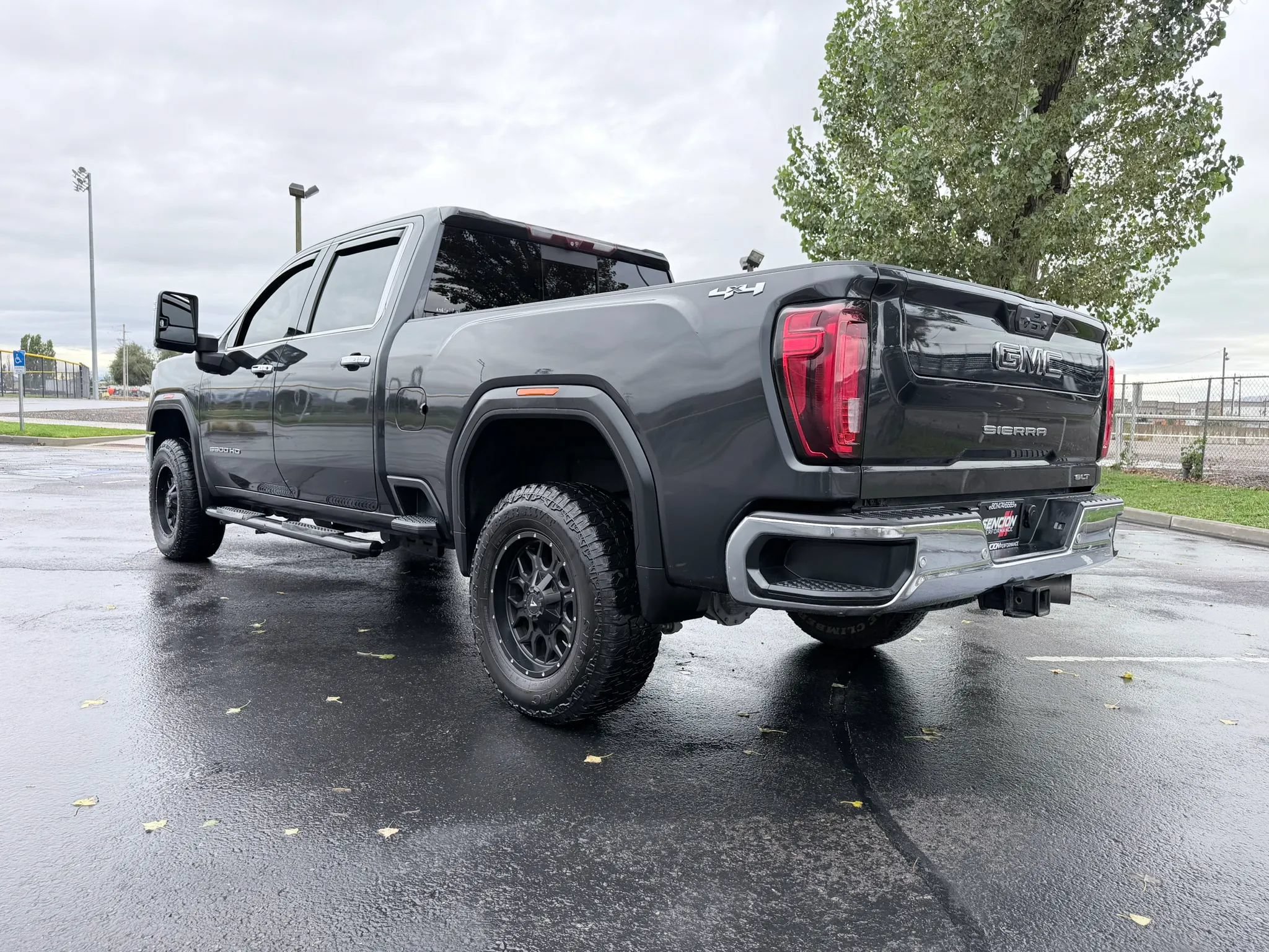 Used 2020 GMC Sierra 3500 SLT w/ Technology Package AWD/4WD image 7