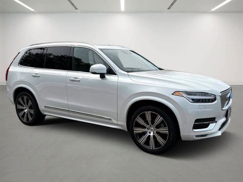 Used 2022 Volvo XC90 T6 Inscription w/ Climate Package image 6