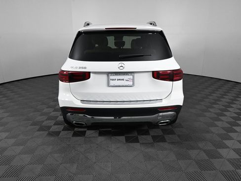 Certified 2025 Mercedes-Benz GLB 250 image 28