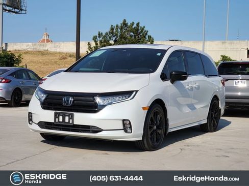 Used 2024 Honda Odyssey Sport image 3