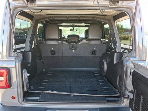 Certified 2020 Jeep Wrangler Unlimited Sahara image 28