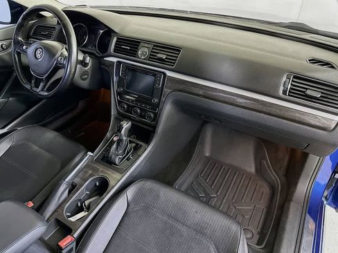 Used 2016 Volkswagen Passat 1.8T SE FWD image 34