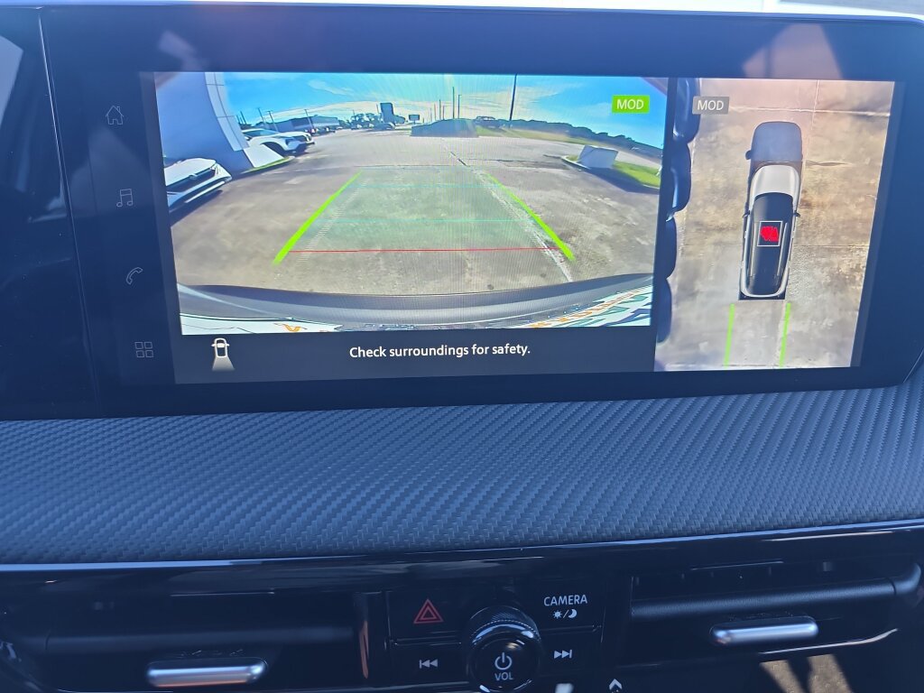 New 2027 Nissan Kicks SR w/ Cold Weather Package FWD image 14