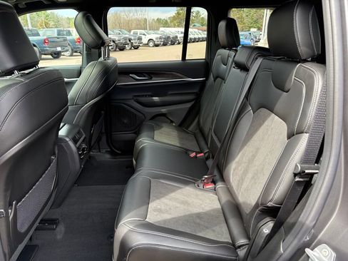 New 2026 Jeep Grand Cherokee Altitude AWD/4WD image 10