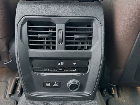 Used 2019 BMW 330i Sedan w/ M Sport Package image 17