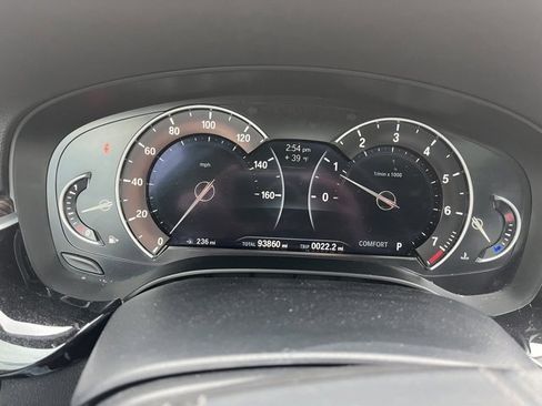 Used 2018 BMW 530i w/ Premium Package image 33