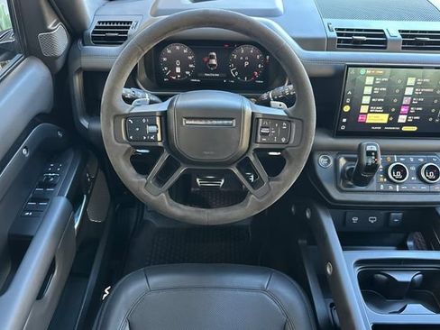 Used 2023 Land Rover Defender 110 V8 AWD/4WD image 13